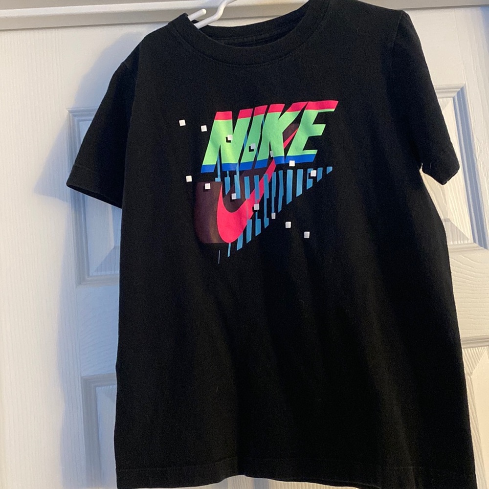 Boys Nike T